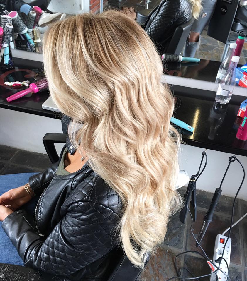 bailey-schneiders-blonde-hair